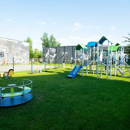 Holiday home Marina I Dom Rodzinny - Basen Zewnetrzny, Kort Tenisowy, Silownia, Plac Zabaw, Boisko - 365pam