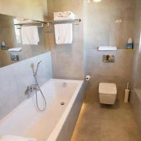Marina I Dom Rodzinny - Basen Zewnetrzny, Kort Tenisowy, Silownia, Plac Zabaw, Boisko - 365pam Holiday home