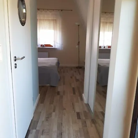 Pokoiki Krotka10 Homestay